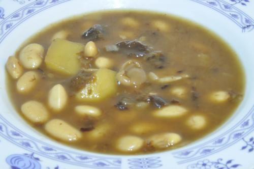 Fazolová se sušenými švestkami  – Snadné recept z Česko kuchyně, hotový za 30 - 45 minut